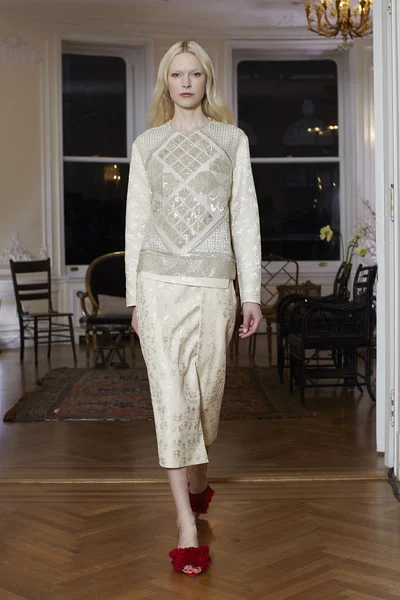 Look 24